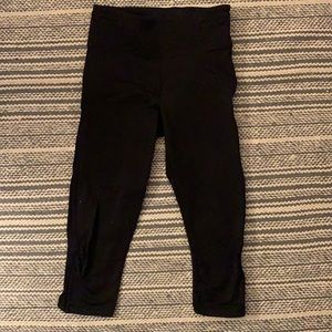 Black 1/2 length lululemon leggings
